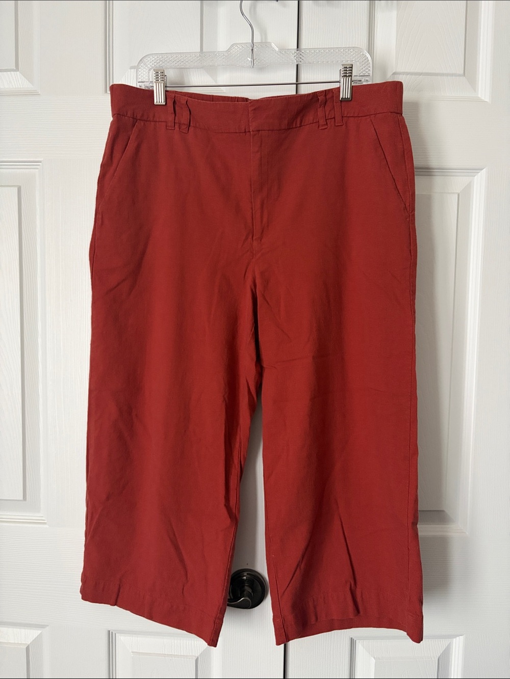 Reitmans Rust Red Capris